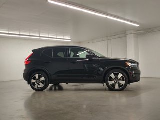 2022  XC40 T4 MOMENTUM AWD TOIT | CUIR | CAMERA | ANGLE MORT in Laval, Quebec - 3 - w320h240px