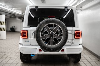 2023 Jeep Wrangler 4xe High Altitude | Ensemble Eclair | 20 pcs | 8 pneus in Laval, Quebec - 5 - w320h240px