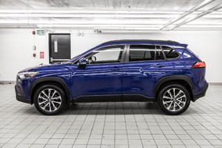 2022 Toyota COROLLA CROSS XLE TOIT CUIR in Laval, Quebec - 3 - w320h240px