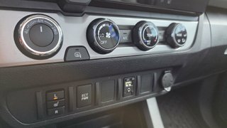 2017 Toyota TACOMA in Mont-Laurier, Quebec - 29 - w320h240px