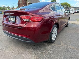 2015 Chrysler 200 LX