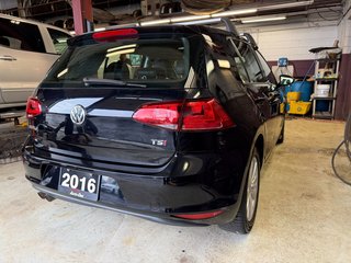 2016 Volkswagen Golf TSI