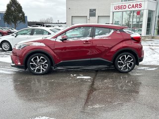 2018 Toyota C-HR LE in Niagara Falls, Ontario - 2 - w320h240px