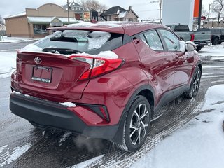 2018 Toyota C-HR LE in Niagara Falls, Ontario - 5 - w320h240px