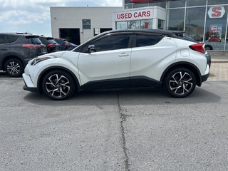 2019 Toyota C-HR XLE PREMIUM FWD in Niagara Falls, Ontario - 2 - w320h240px
