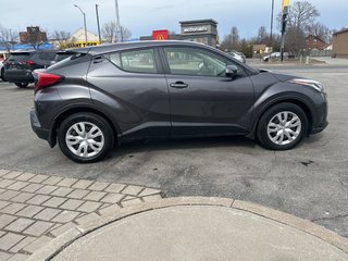 2021 Toyota C-HR LE in Niagara Falls, Ontario - 6 - w320h240px