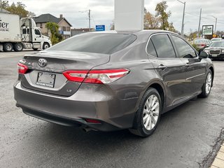 2020 Toyota Camry LE in Niagara Falls, Ontario - 5 - w320h240px