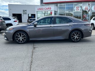 2021 Toyota Camry SE in Niagara Falls, Ontario - 2 - w320h240px