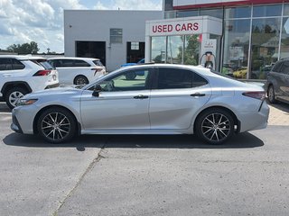 2024 Toyota Camry SE in Niagara Falls, Ontario - 2 - w320h240px