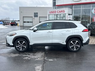 2023 Toyota Corolla Cross Hybrid XSE in Niagara Falls, Ontario - 2 - w320h240px