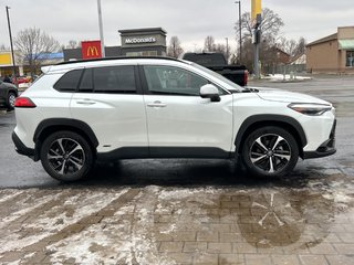 2024 Toyota Corolla Cross Hybrid XSE in Niagara Falls, Ontario - 6 - w320h240px