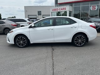 2016 Toyota Corolla S in Niagara Falls, Ontario - 2 - w320h240px