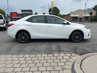 2016 Toyota Corolla S in Niagara Falls, Ontario - 6 - w320h240px