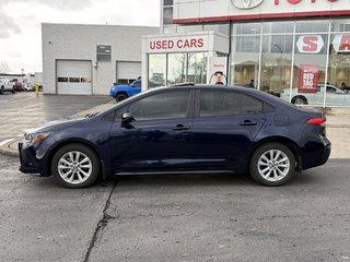 2024 Toyota Corolla LE in Niagara Falls, Ontario - 2 - w320h240px