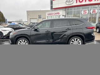2021 Toyota Highlander Limited in Niagara Falls, Ontario - 2 - w320h240px