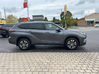 2022 Toyota Highlander XLE in Niagara Falls, Ontario - 6 - w320h240px