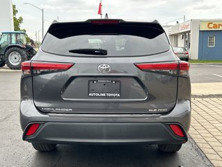2022 Toyota Highlander XLE in Niagara Falls, Ontario - 4 - w320h240px