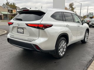 2024 Toyota Highlander Limited in Niagara Falls, Ontario - 5 - w320h240px