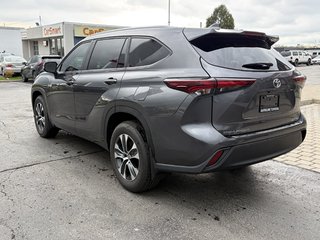 2024 Toyota Highlander XLE in Niagara Falls, Ontario - 3 - w320h240px
