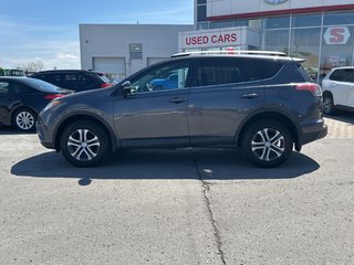2016 Toyota RAV4 LE in Niagara Falls, Ontario - 2 - w320h240px