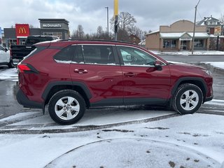 2020 Toyota RAV4 XLE FWD in Niagara Falls, Ontario - 6 - w320h240px