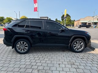 2021  RAV4 XLE in Niagara Falls, Ontario - 6 - w320h240px