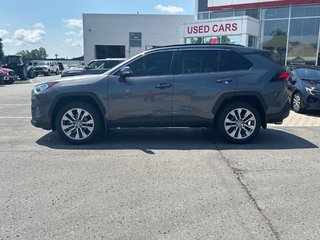 2021 Toyota RAV4 XLE in Niagara Falls, Ontario - 2 - w320h240px