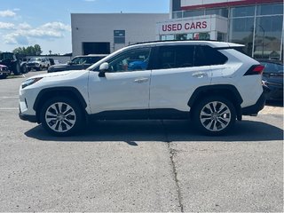 2022 Toyota RAV4 Limited in Niagara Falls, Ontario - 2 - w320h240px