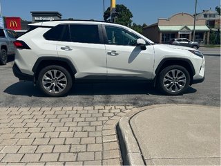 2022 Toyota RAV4 Limited in Niagara Falls, Ontario - 6 - w320h240px