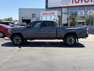 2022 Toyota Tacoma 4WD DBL AT in Niagara Falls, Ontario - 2 - w320h240px
