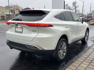 2021 Toyota Venza Limited in Niagara Falls, Ontario - 5 - w320h240px