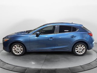 2017 Mazda 3 in Jonquière, Quebec - 3 - w320h240px