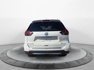 2018 Nissan Rogue in Baie-Comeau, Quebec - 4 - w320h240px