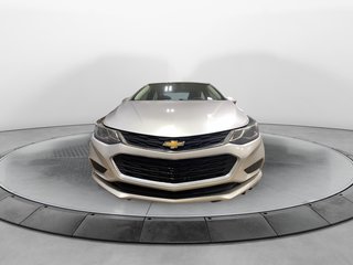 Chevrolet Cruze  2018 à Baie-Comeau, Québec - 2 - w320h240px