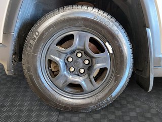 2018 Jeep Compass in Sept-Îles, Quebec - 6 - w320h240px