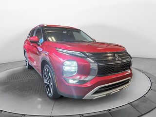 2024 Mitsubishi Outlander Plug-In Hybrid in Jonquière, Quebec - 2 - w320h240px