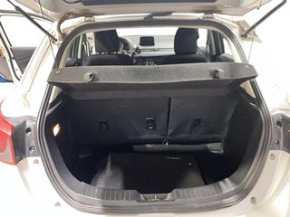 Toyota Yaris Hatchback  2020 à Jonquière, Québec - 6 - w320h240px