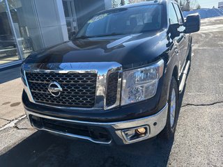 2017 Nissan Titan Crew Cab SV 4X4