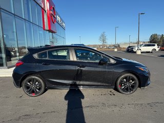 2018  Cruze Hatchback LT - 6AT in Bathurst, New Brunswick - 4 - w320h240px