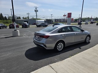 2024 Kia Forte LX IVT in Bathurst, New Brunswick - 6 - w320h240px
