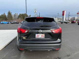 Nissan Qashqai S FWD CVT 2017 à Bathurst, Nouveau-Brunswick - 4 - w320h240px