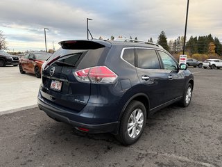 2016  Rogue SV AWD CVT in Bathurst, New Brunswick - 2 - w320h240px