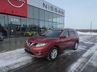 Nissan Rogue SV AWD CVT 2016 à Bathurst, Nouveau-Brunswick - 2 - w320h240px