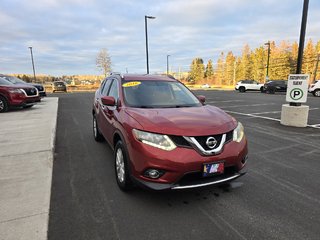 Nissan Rogue SV AWD CVT 2016 à Bathurst, Nouveau-Brunswick - 4 - w320h240px