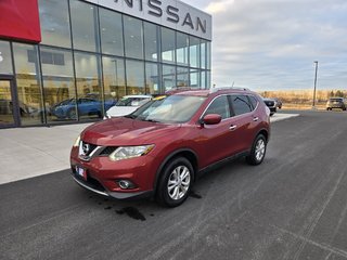Nissan Rogue SV AWD CVT 2016 à Bathurst, Nouveau-Brunswick - 2 - w320h240px
