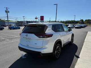 2025 Nissan Rogue AWD SV Moonroof in Bathurst, New Brunswick - 5 - w320h240px