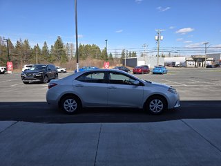 2016 Toyota Corolla 4-door Sedan CE 4A in Bathurst, New Brunswick - 5 - w320h240px