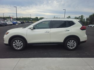 2017  Rogue SV AWD CVT in Bathurst, New Brunswick - 6 - w320h240px