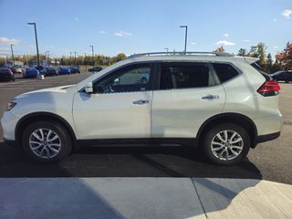 2017  Rogue SV AWD CVT in Bathurst, New Brunswick - 6 - w320h240px