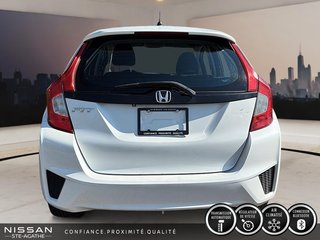 2016 Honda Fit LX in Ste-Agathe des Monts, Quebec - 4 - w320h240px